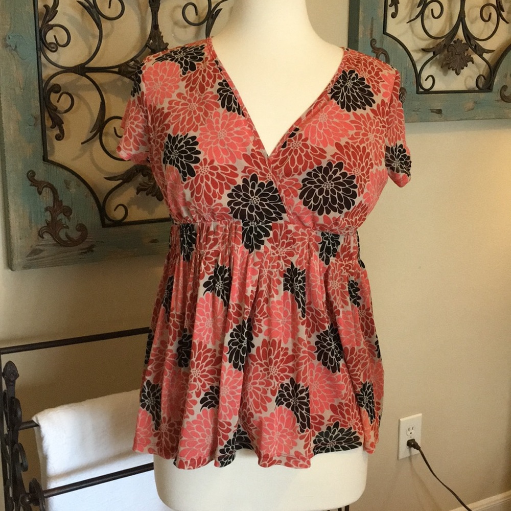Liz Claiborne coral, short sleeve blouse. Size M